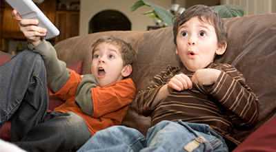 Marketing alimentaire auprès des jeunes : contrer les effets de la publicité de la malbouffe